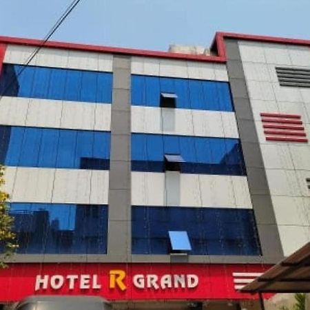 Oyo Flagship 80855 Hotel R Grand Vijayawāda Exteriör bild