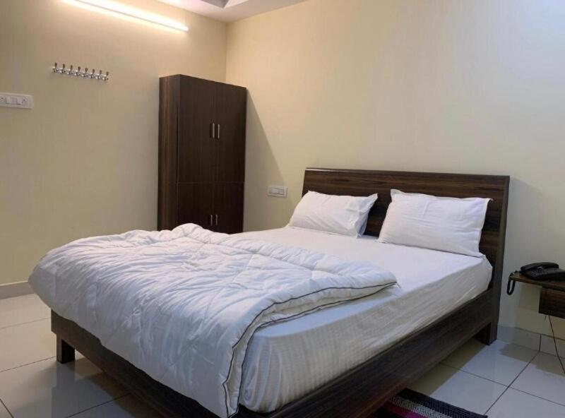 Oyo Flagship 80855 Hotel R Grand Vijayawāda Exteriör bild