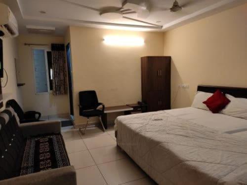 Oyo Flagship 80855 Hotel R Grand Vijayawāda Exteriör bild